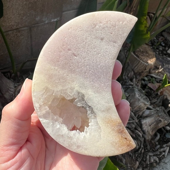 Pink Amethyst Quartz Crystal Druzy Moon with Portal - Picture 1 of 11